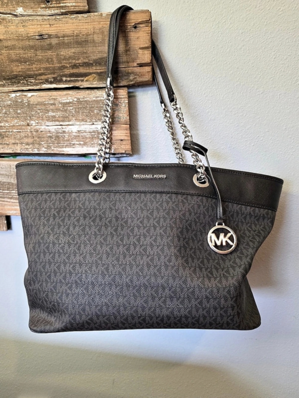 Michael Kors Jet Set Travel Large Chain Shoulder Tote Black